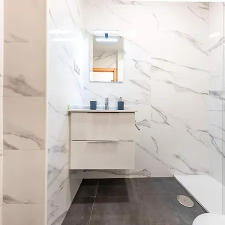 Apartment Private Rooftop & Elegant Studio - Center By Rems