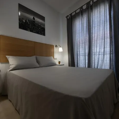 Private Rooftop & Elegant Studio - Center By Rems Apartment *