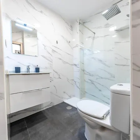 Private Rooftop & Elegant - Center By Rems Daire